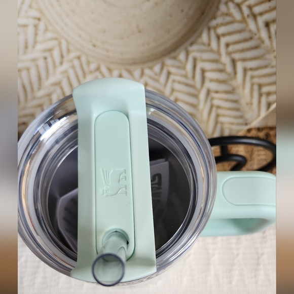 Stanley SEAGLASS GLOSS 20oz Tumbler w/ handle Winter wonderland Collection - Picture 2 of 7